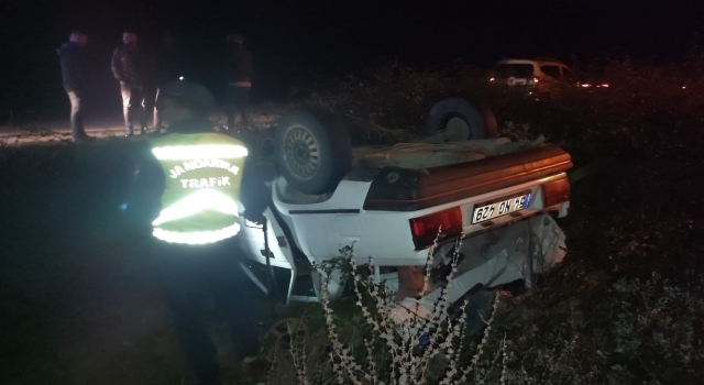 Sakarya’da takla atan otomobildeki ikisi çocuk 4 kişi yaralandı