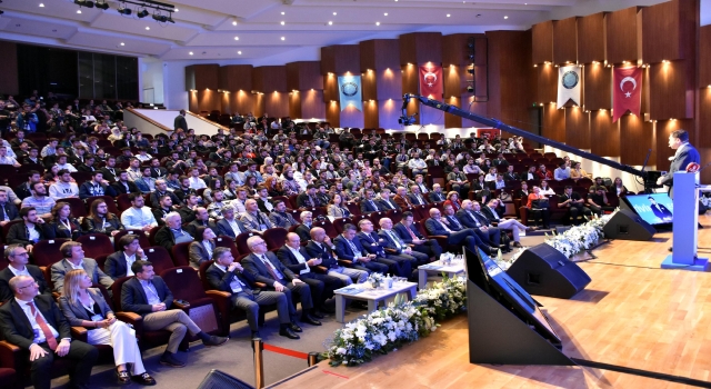 OİB Başkanı Çelik, ”Otomotivin Geleceği Tasarım Yarışması”nın ödül töreninde konuştu: