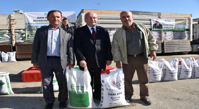 Tekirdağ Büyükşehir Belediyesinden çiftçilere Macar fiği ve yem bezelyesi desteği