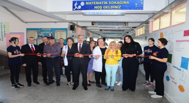 Edirne Yıldırım Beyazıt Anadolu Lisesi’nde ”Matematik Sokağı” açıldı