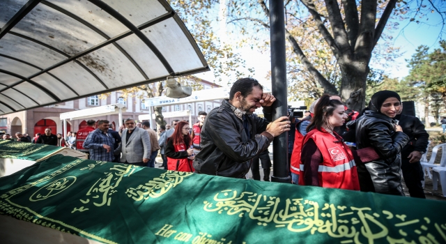 GÜNCELLEME Bursa’daki yangında ölen anne ile 8 çocuğun cenazeleri defnedildi