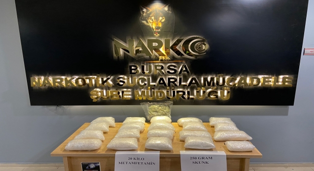 Bursa’da cips taşınan kutulara gizlenmiş 20 kilogram uyuşturucu ele geçirildi