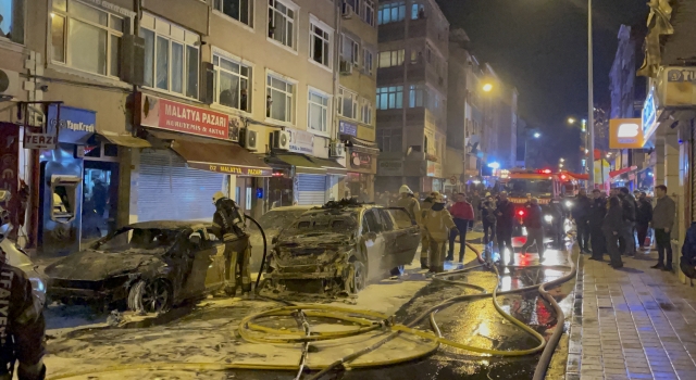 Fatih’te otomobilde çıkan yangın, park halindeki 4 araca sıçradı