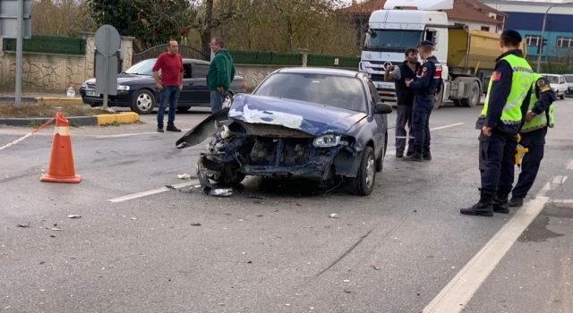 Sakarya’da zincirleme trafik kazasında 1 kişi öldü, 4 kişi yaralandı