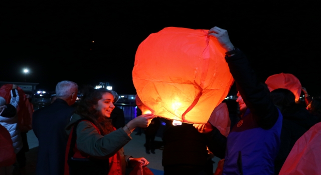 Tekirdağ’da KADEM, kadına yönelik şiddete karşı dilek fenerleri uçurdu