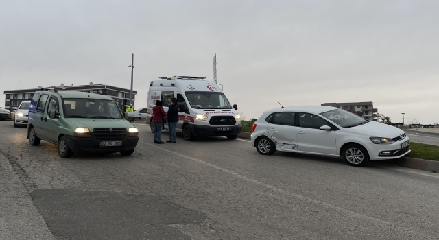 Edirne’de iki otomobilin çarpıştığı trafik kazasında 1 sürücü yaralandı