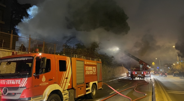 Pendik’te metruk binada çıkan yangın söndürüldü