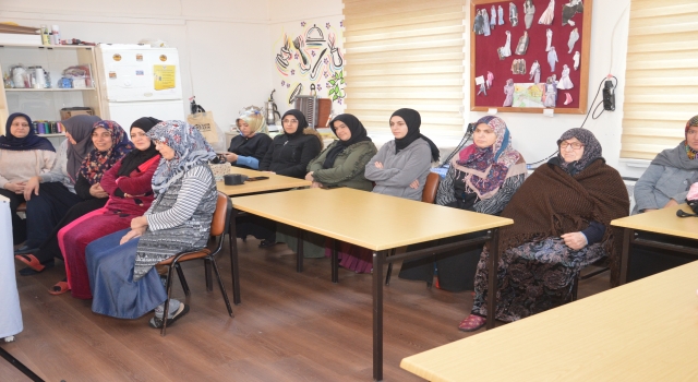 Sakarya’da, Kadına Yönelik Şiddetle Mücadele kapsamında kadınlara eğitim veriliyor