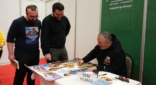 Cem Yılmaz, TÜYAP Kitap Fuarı’nda sevenleriyle bir araya geldi