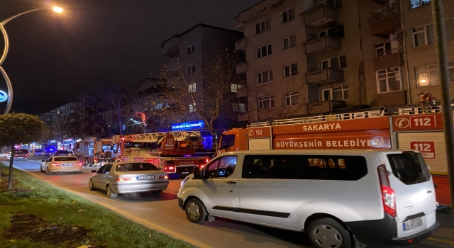 Sakarya’da silahlı kavganın yaşandığı eğlence mekanında çıkan yangın söndürüldü