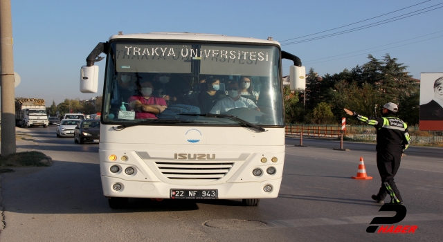 Edirne'de Kovid-19 tedbirleri kapsamında minibüsler denetlendi