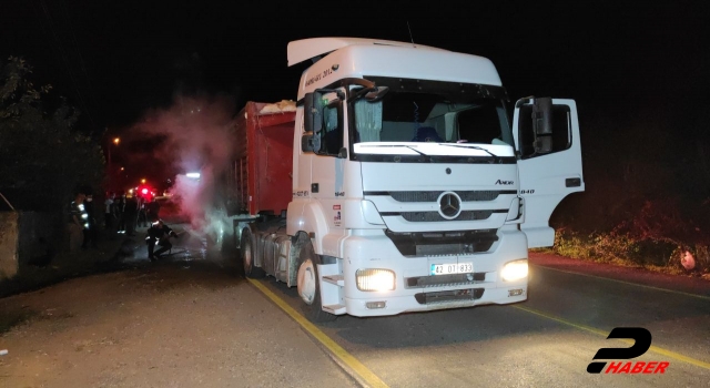 Sakarya'da seyir halindeki tırın lastiği yandı