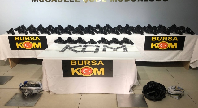 Bursa’da kurusıkıdan bozma 55 tabanca ele geçirildi