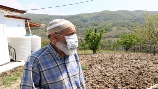 Çapa moturu bozulan Nurettin amcanın yardımına belediye ekipleri koştu