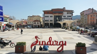 Sındırgı’da her bahar yolu gözlenen leylek ”Sağdıç” yuvasına kondu