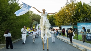 İstanbul Bilgi Üniversitesi Bread and Puppet Theater’ın dev kuklalarına ev sahipliği yaptı