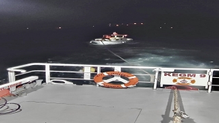Çanakkale Boğazı’nda arızalanan tekne, KEGM ekiplerince kurtarıldı