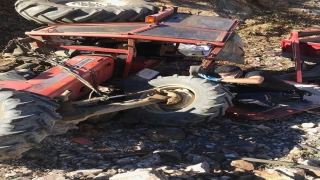 Çanakkale’de işçileri taşıyan traktörün devrilmesi sonucu 1 kişi öldü, 2 kişi yaralandı