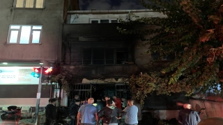 Küçükçekmece’de motosiklet tamircisinde çıkan yangın söndürüldü