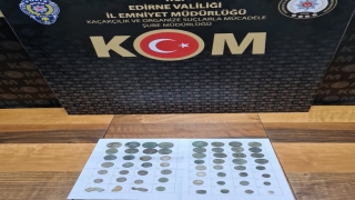 Edirne’de otomobilde 60 sikke ele geçirildi