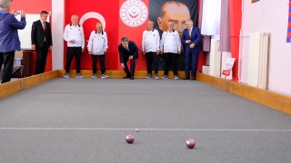 Kırklareli Valisi Ekici, huzurevi bocce takımı ile maç yaptı