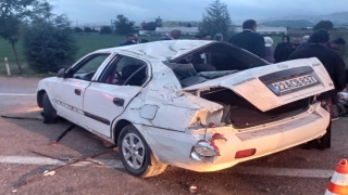 Bursa’da otomobilin devrilmesi sonucu baba ve kızı öldü
