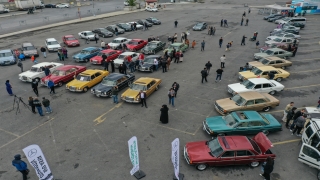 Klasik otomobil tutkunları Üsküdar’da buluştu