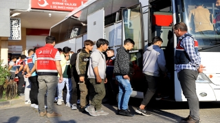 Edirne’de 139 düzensiz göçmen sınır dışı edildi