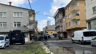 Kadıköy’de bir binada yaşanan patlamaya ilişkin incelemeler sürüyor