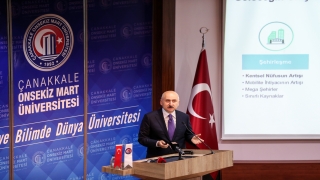Bakan Karaismailoğlu, Çanakkale Onsekiz Mart Üniversitesinde konferans verdi: