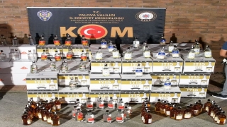 Yalova’da bir araçta 1380 şişe sahte içki ele geçirildi