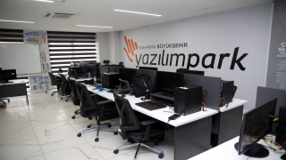 Sakarya’da genç yazılımcıların yetiştirileceği ”Yazılımpark” hizmete açıldı