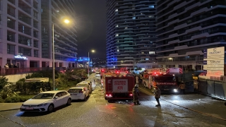Kadıköy’de yangın çıkan 24 katlı bina tedbir amaçlı boşaltıldı