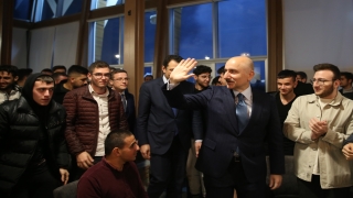 Bakan Karaismailoğlu, Sakarya’da gençlerle buluştu: