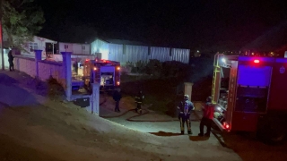 Kocaeli’de dış cephe yalıtım malzemeleri üreten fabrikada çıkan yangın söndürüldü