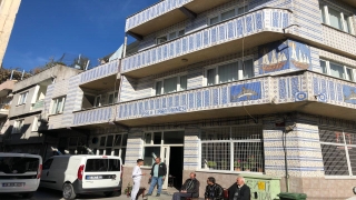 Bursa’da polisten kaçarken balkondan aracın üzerine atlayan şüpheli yaralandı