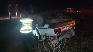 Sakarya’da takla atan otomobildeki ikisi çocuk 4 kişi yaralandı