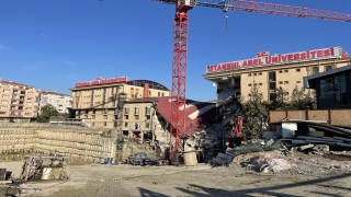 GÜNCELLEME Küçükçekmece’de tedbir amaçlı boşaltılan 3 katlı özel üniversite binası çöktü