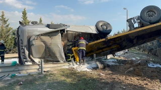 Kocaeli’de devrilen tankerin sürücüsü yaralandı