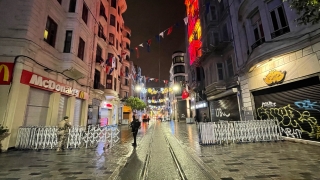 İstiklal Caddesi yeniden yaya trafiğine açıldı