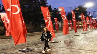 İstiklal Caddesi’ndeki ağaçlar kaldırılıyor 