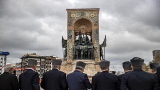 KKTC’nin 39. kuruluş yıl dönümü Taksim Meydanı’nda kutlandı