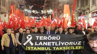 İstanbul’daki taksi şoförleri, terör saldırısında yaşamını yitirenleri İstiklal Caddesi’nde andı