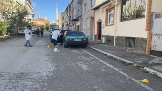 Edirne’de nişanlısının evinin önünde silahla vurulan damat yaralandı