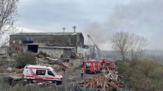 Pendik’te fabrikada çıkan yangın söndürüldü