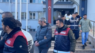 Bursa ve Eskişehir’de hırsızlık suçundan aranan 29 kişi yakalandı