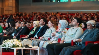 Emine Erdoğan ”Uluslararası 3. Sıfır Atık Zirvesi ve Ödül Töreni”nde gençlere seslendi: