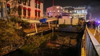 GÜNCELLEME Beşiktaş’ta deniz kenarındaki restoranın iskelesi çöktü, 4 kişi yaralandı