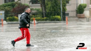 Kırklareli'nde kuvvetli sağanak etkili oluyor