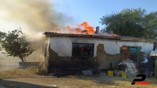 Malkara'da bir ev yangında kullanılamaz hale geldi